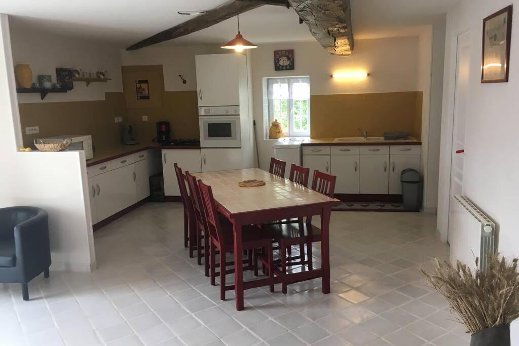 Logement Independant Le Poulailler Proche Guedelon Treigny Exteriér fotografie