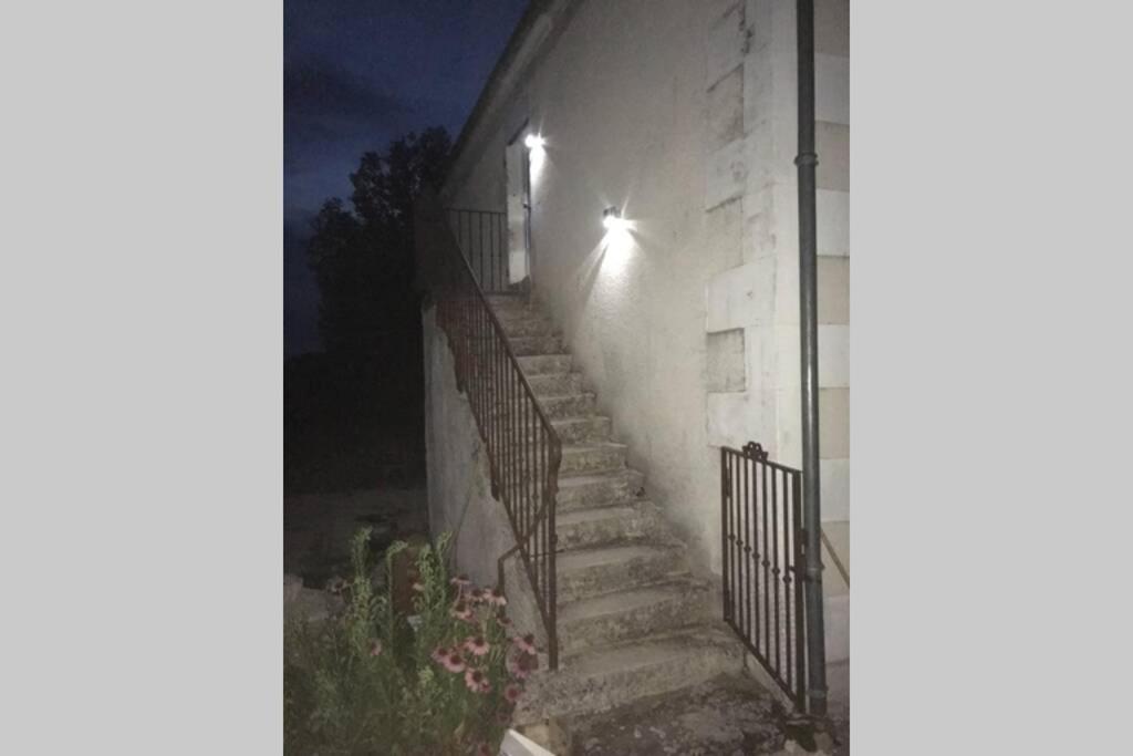 Logement Independant Le Poulailler Proche Guedelon Treigny Exteriér fotografie