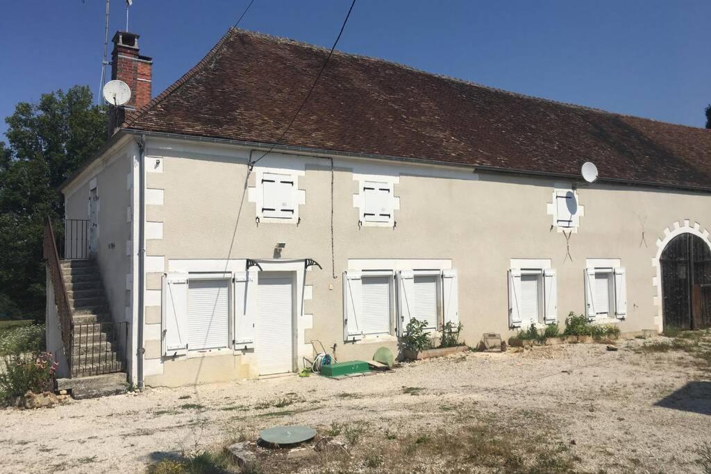 Logement Independant Le Poulailler Proche Guedelon Treigny Exteriér fotografie